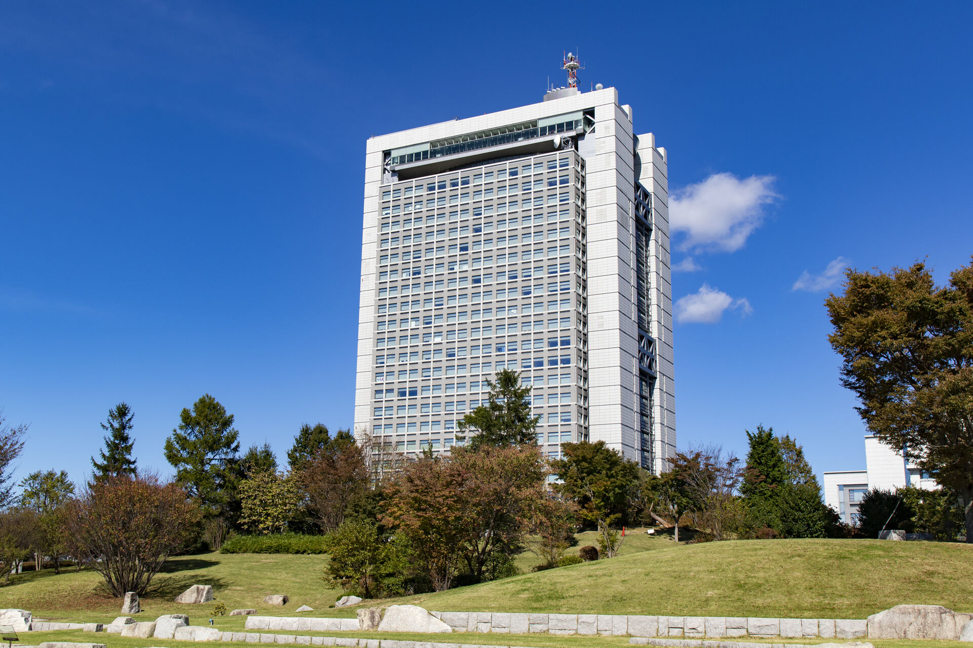 pixta_81778207_M